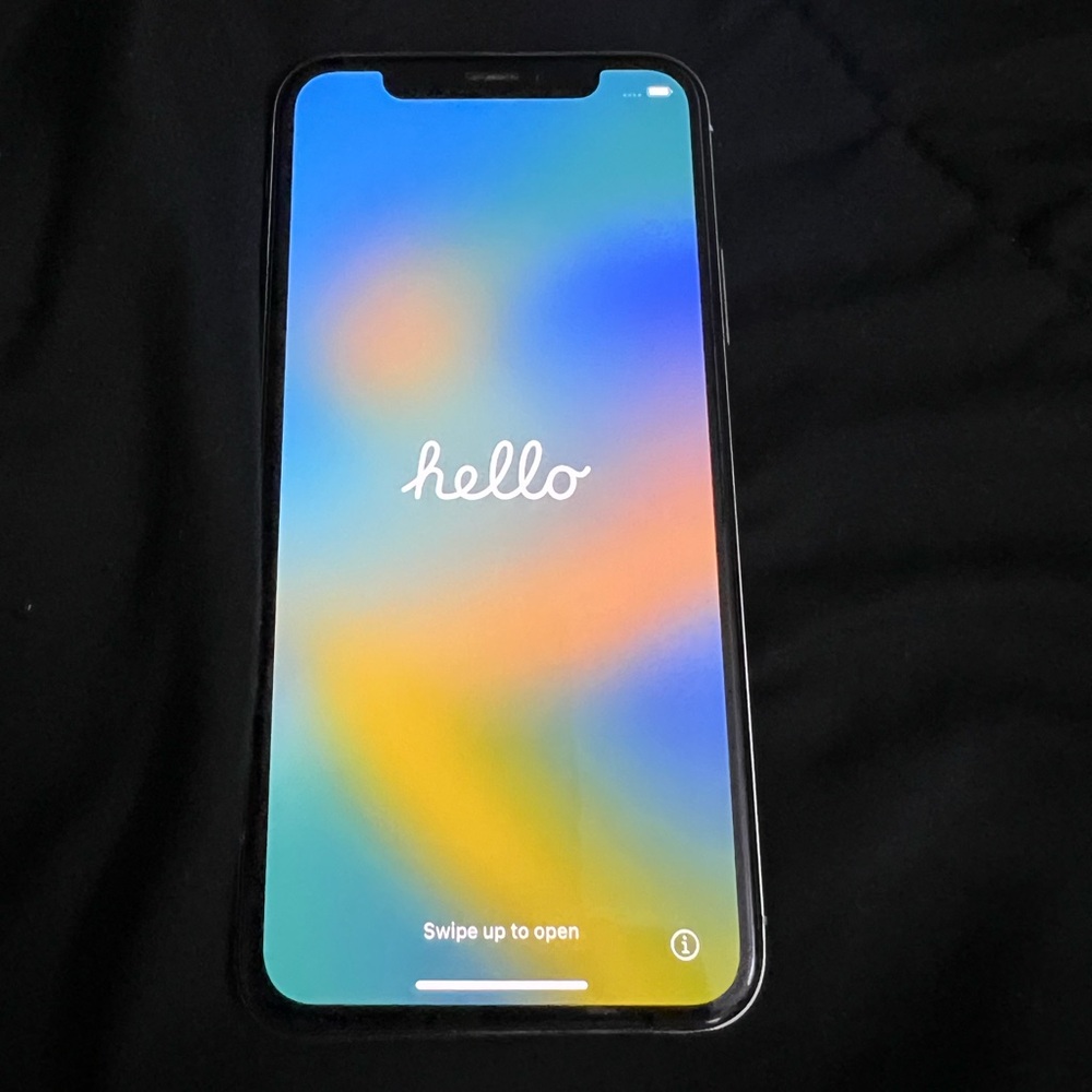 Apple iPhone X 128GB- White in great condition